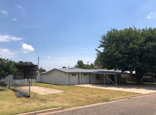 315 Brown Ave, Stinnett, TX 79083