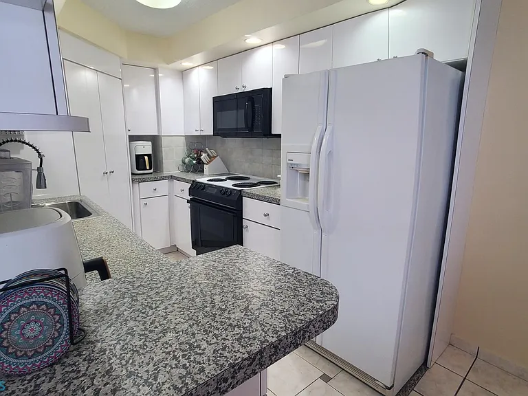 6410 Isla Verde Ave #8 — Photo 4