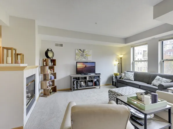 545 1st St N #303, Minneapolis, MN 55401