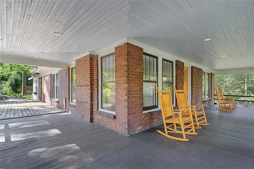 3 bed, 1620 sqft, $4,500 — Photo 3