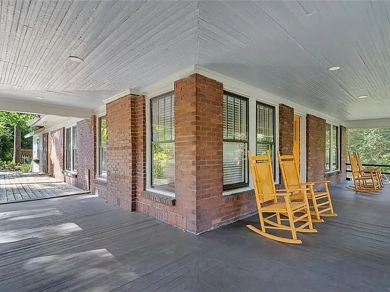 1282 Niles Ave NW — Photo 3