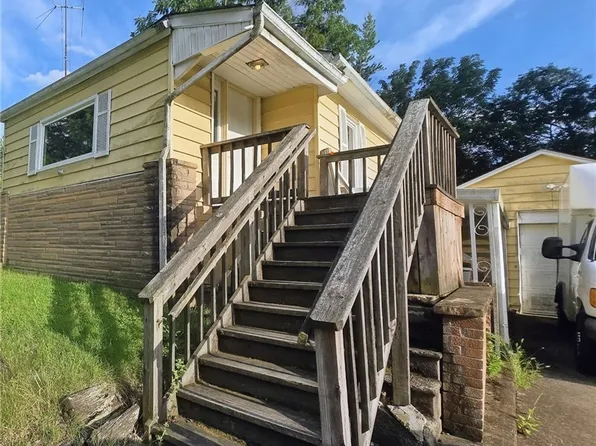2838 Draper St SE, Warren, OH 44484