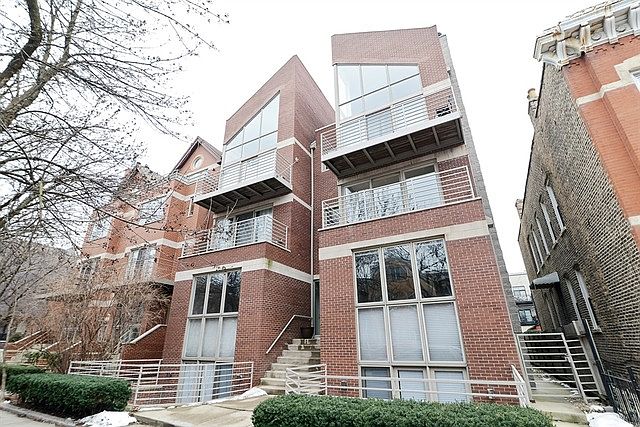 1st image of 854 N Marshfield Ave APT 2N