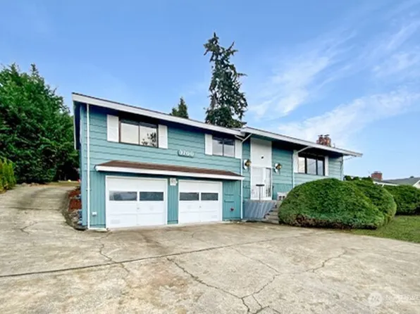 3700 Harbel Drive NE, Bremerton, WA 98310