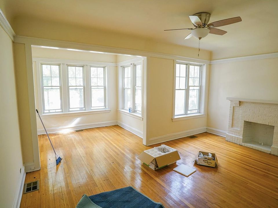 1st image of 5009 N Damen Ave APT 2