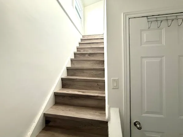 169 East Ave S, Hamilton, ON L8N 2T8