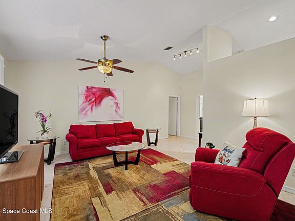 5th image of 209 Chalet Ave