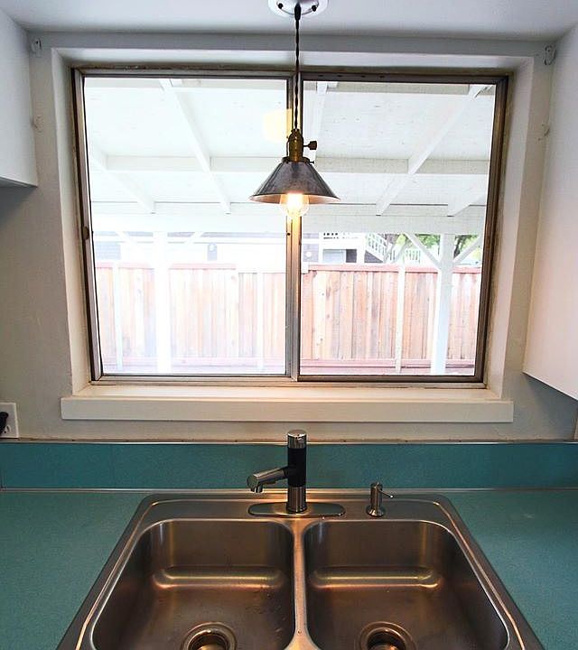 1st image of 2050 Brown St