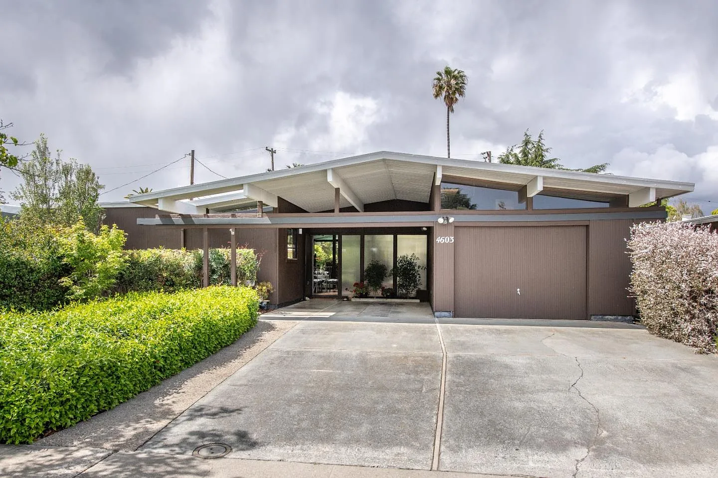 4603 Mossbrook Cir photo 1