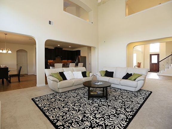 Spacious Family Room 