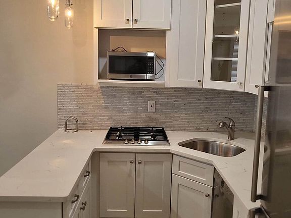 3rd image of 446 W 47th St APT 2A