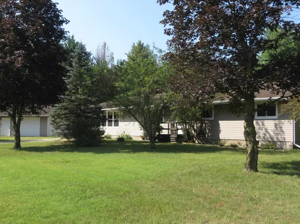 N2111 Southgate Ter, Wautoma, WI 54982