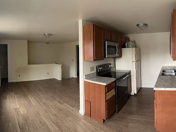 2nd image of 113 Locust Ln APT 15