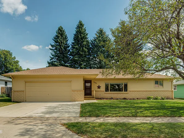 2109 N 2nd St, Bismarck, ND 58501