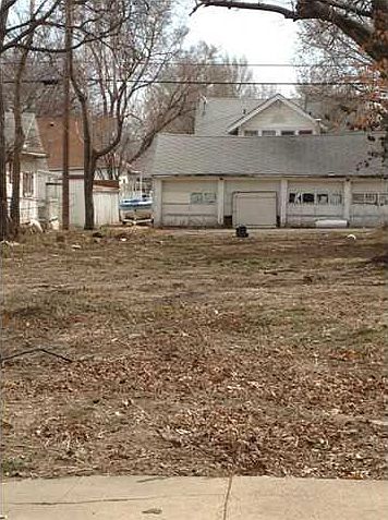 1st image of 422 N Washington St