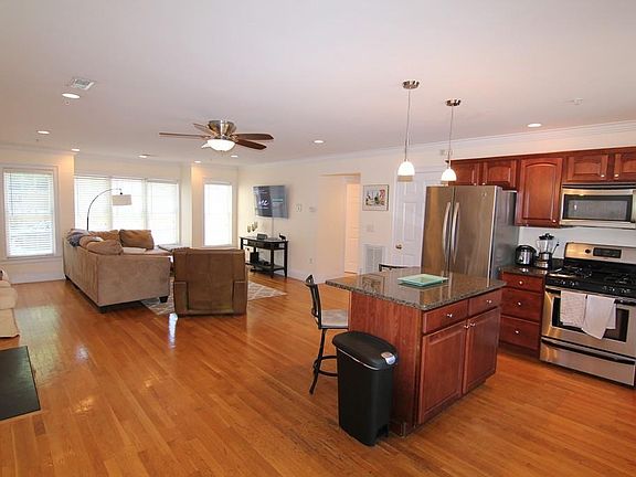 3rd image of 50 B St APT 1