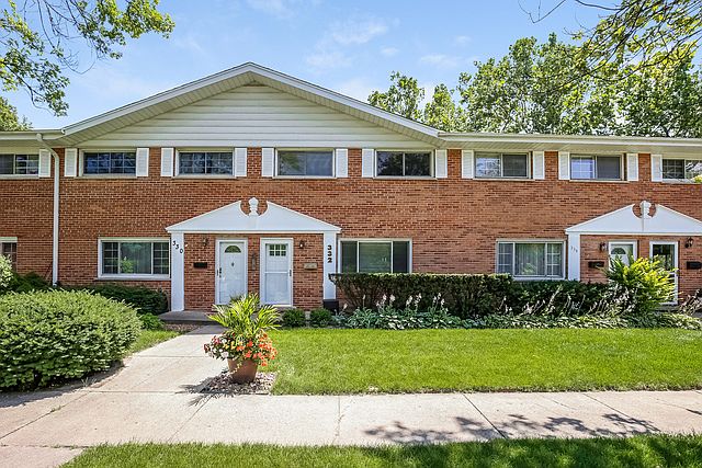 1st image of 332 Skokie Ct