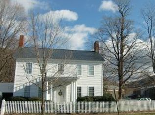 8 North St, Bristol, VT 05443