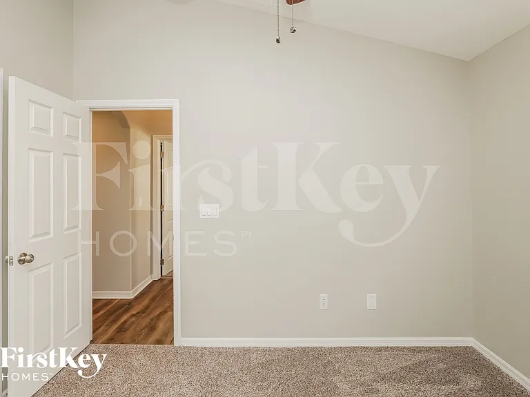2424 Deer Creek Blvd — Photo 10