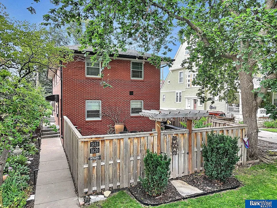 1818 D St #2