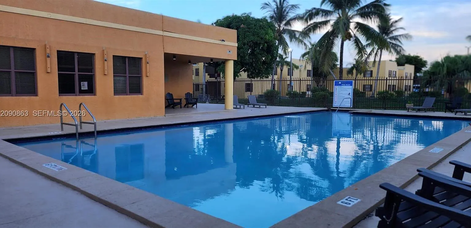 Soleil Lake Condo — Photo 4