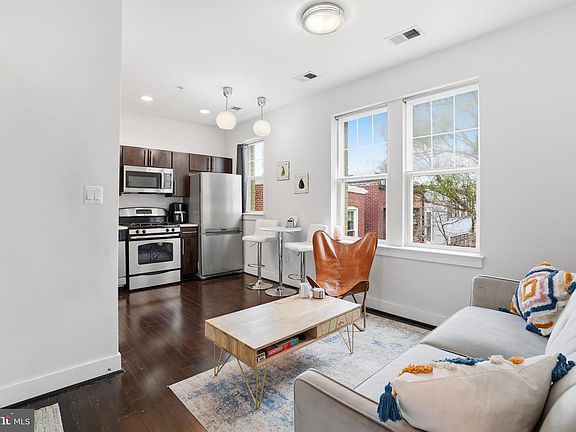 4th image of 315 G St NE Unit 306