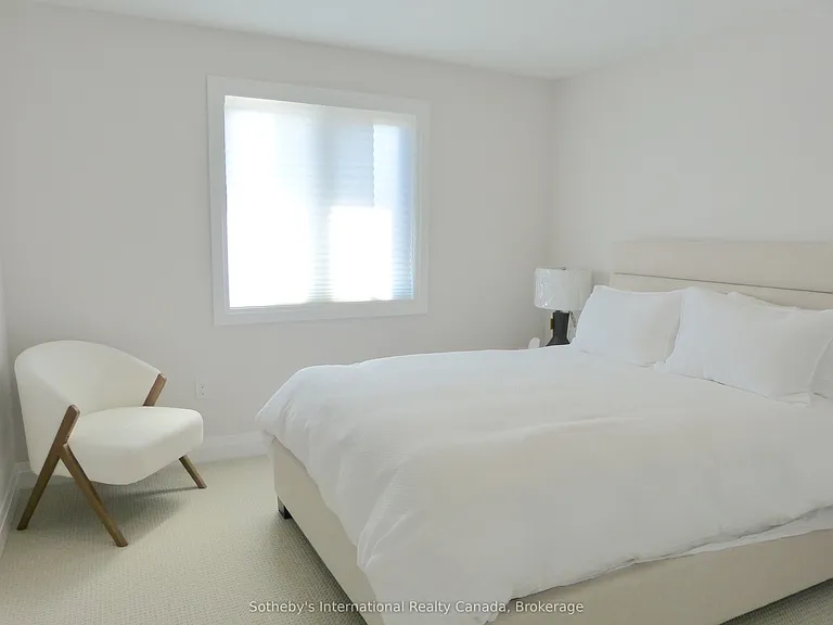 102 Sladden Ct — Photo 20