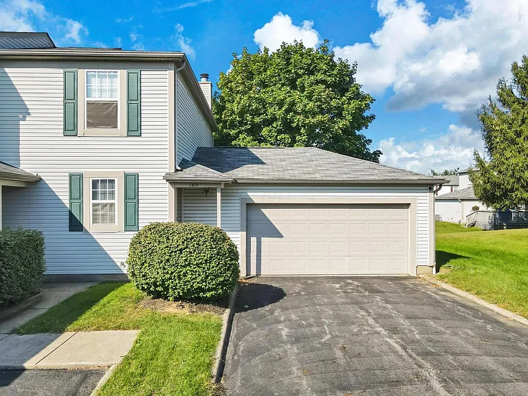 189 Hawkins Ln #F — Photo 1