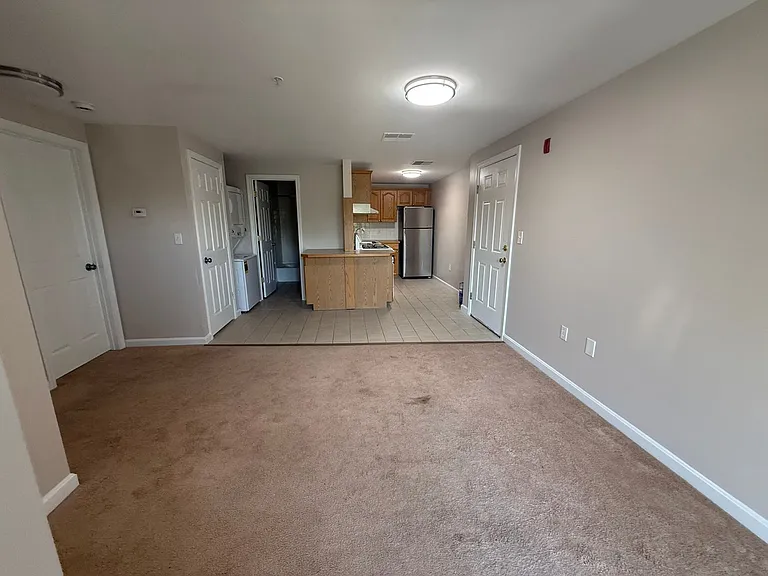 Pondsview Apartments — Photo 42