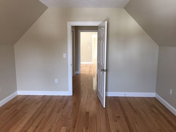 5th image of 20 Autumn Ln