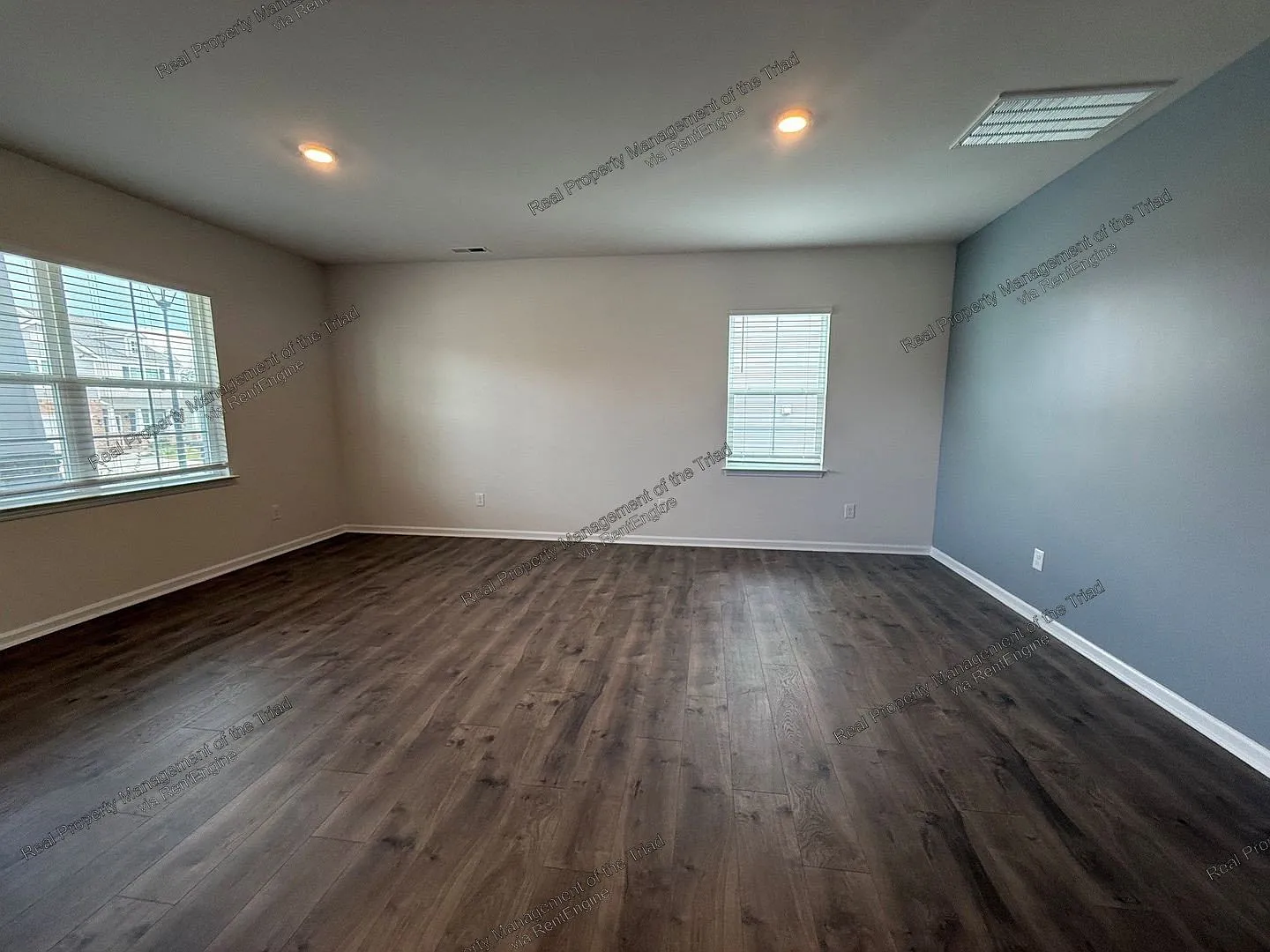 5 bed, 4.0 bath, 3554 sqft, $3,295 — Photo 2