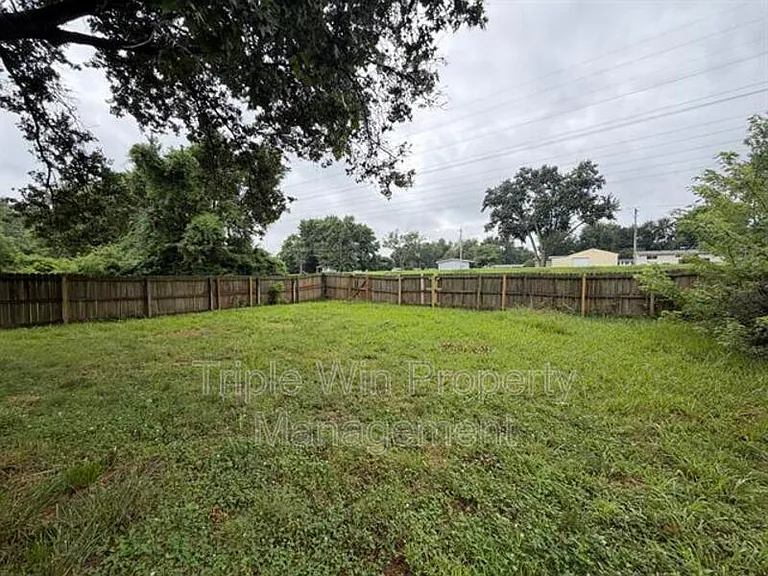 2050 Foggy Bottom Dr — Photo 32