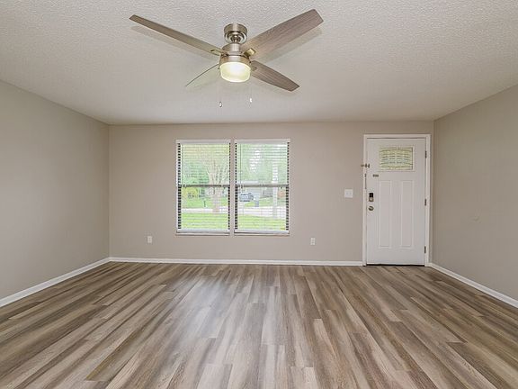 4th image of 638 Shorelake Pl