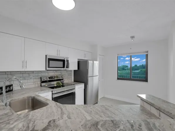 2334 S Cypress Bend Drive #511, Pompano Beach, FL 33069