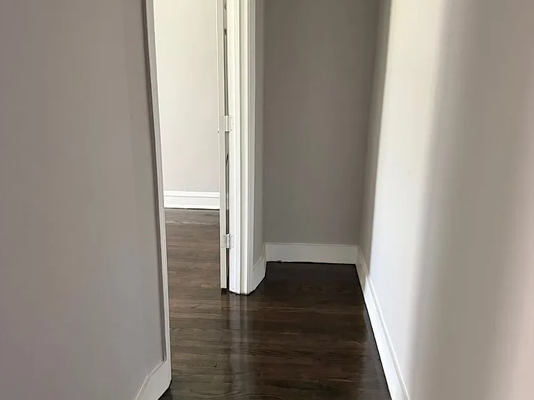SPACIOUS 2 BEDROOM APARTMENTS AVAILABLE — Photo 4