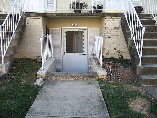 2nd image of 99 Leeds Ct E Building A