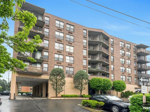200 Division St APT 6H, Cliffside Park, NJ 07010