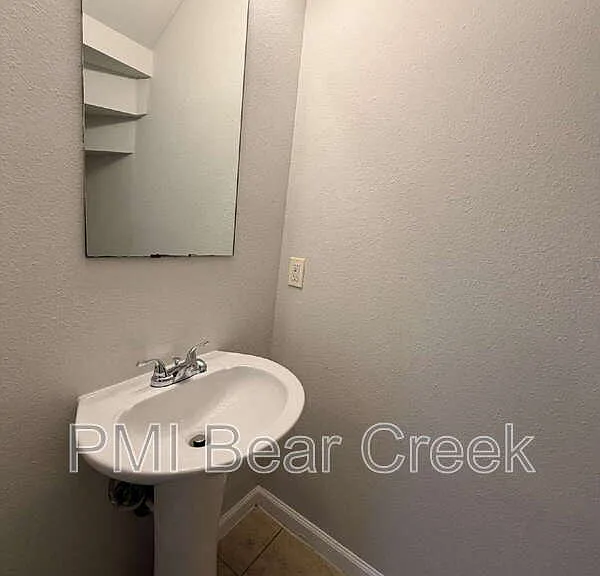 6407 Waldron Dr #B — Photo 9