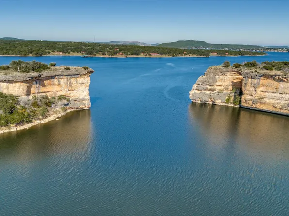 1102 Hill Top Point, Strawn, TX 76475
