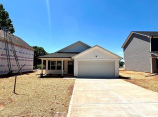 796 2nd St SE, Conover, NC 28613