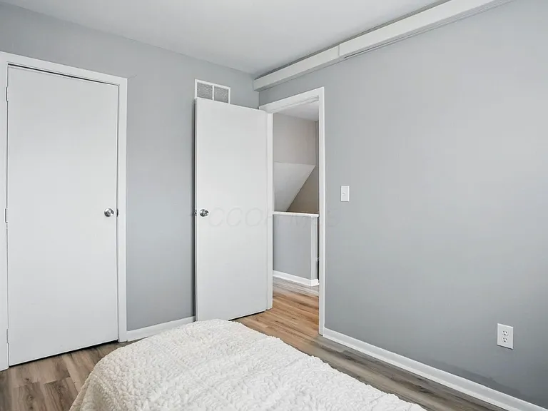 1190 E Long St — Photo 14