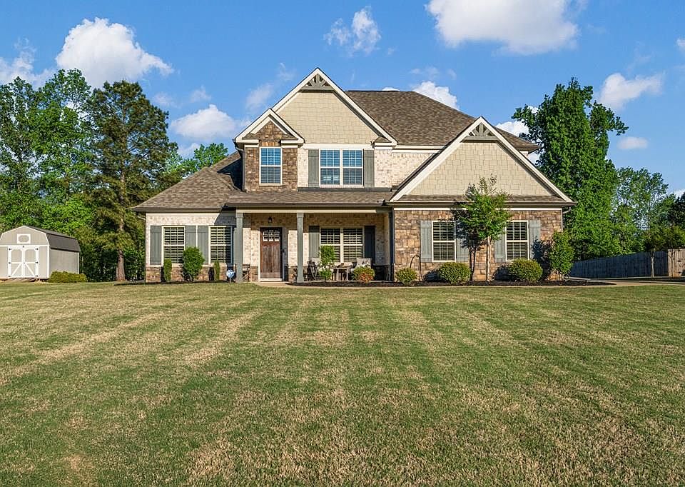 1st image of 153 SE Abberly Ln