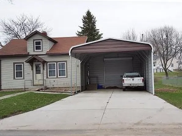 208 Fir St, Schleswig, IA 51461