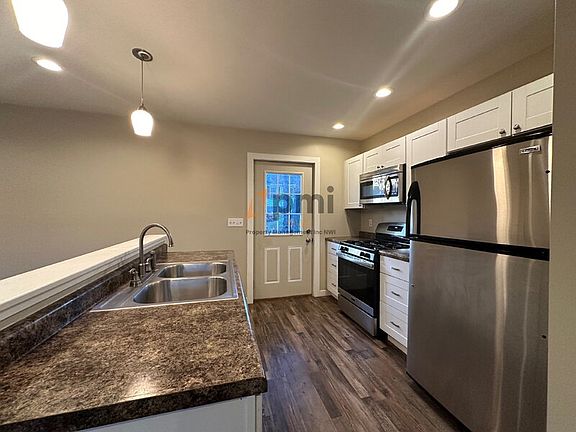 5th image of 1506 Rumely St #B