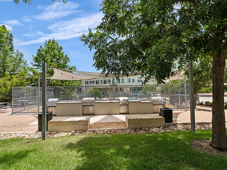 604 N Bluff Dr #225 — Photo 29
