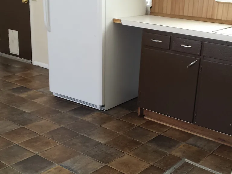 2128 Oliver Ave — Photo 2