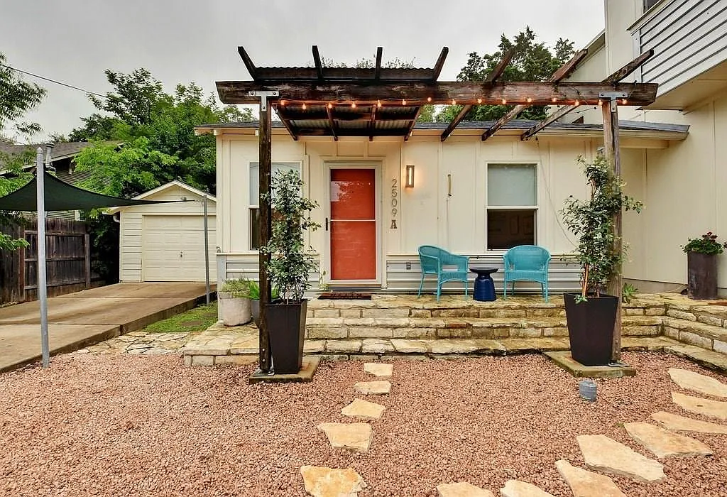 Studio, 400 sqft, $1,500 — Photo 1