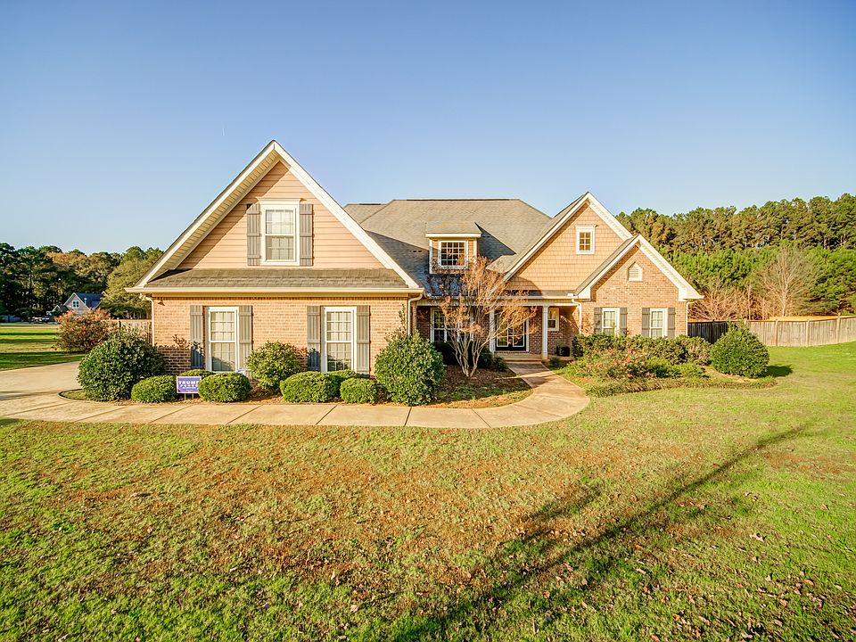1st image of 108 Cambridge Woods Dr