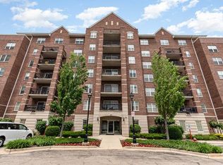 410 W Mahogany Ct UNIT 510, Palatine, IL 60067