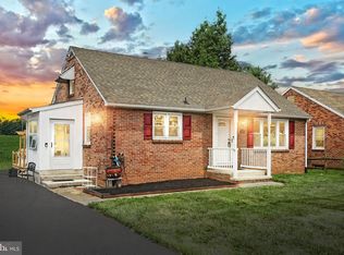 6581 York Rd, Spring Grove, PA 17362